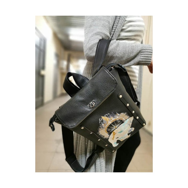 Backpack embroidered for young lady