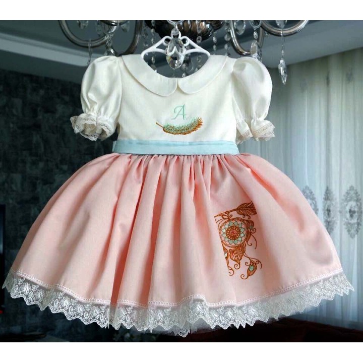 Closeup of the Dreamcatcher 14 embroidery design showcasing intricate Native American motifs.