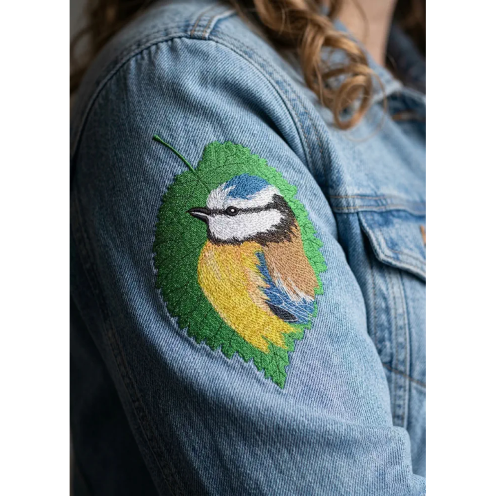 Charming Tree Leaf with Birdie Embroidery Design