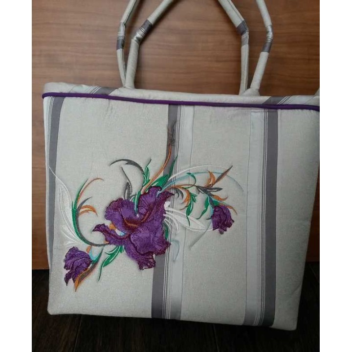 Big Swirl Iris  embroidery design - Embroidery Design