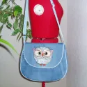 Owl wearing glasses embroidery design preview